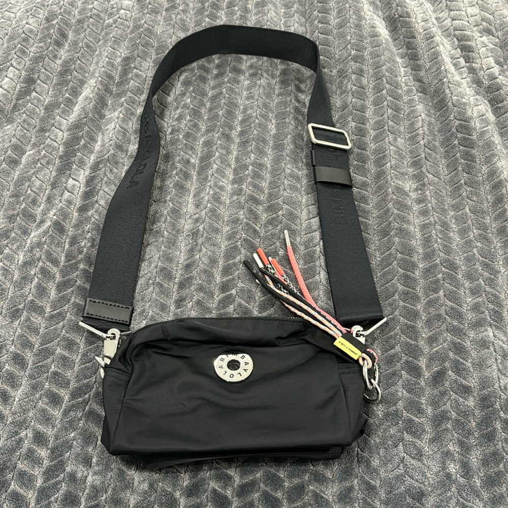 Like New Bimba y Lola S Black Nylon Crossbody Bag in Black